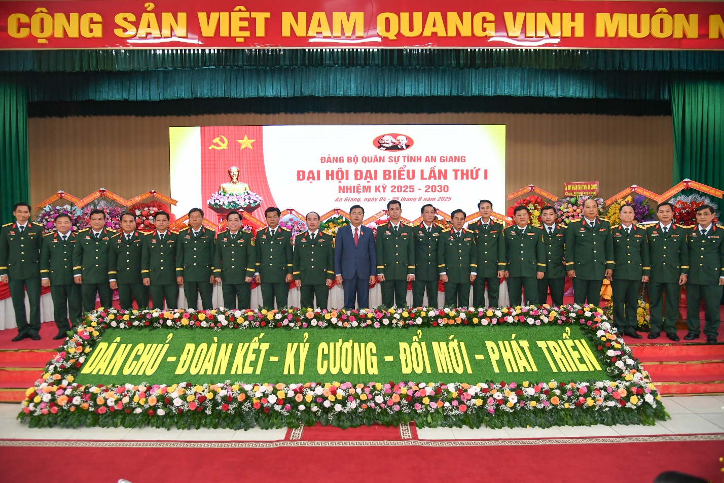 GHPGVN Nghệ An Chúc Mừng Đại Hội Đảng Bộ Tỉnh