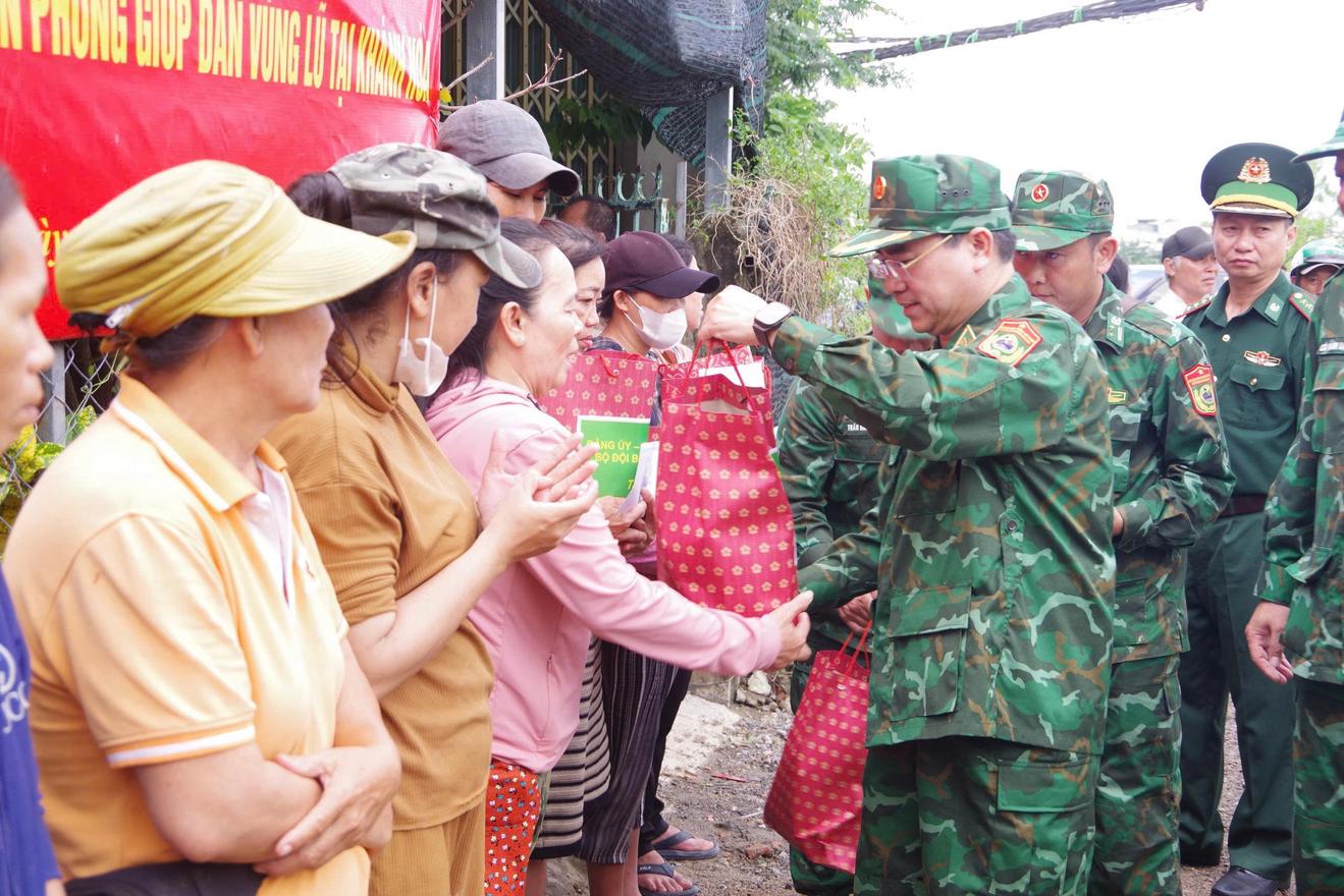 Biên phòng Nghệ An: Đồng Hành Cùng Người Nghèo Nơi Biên Giới