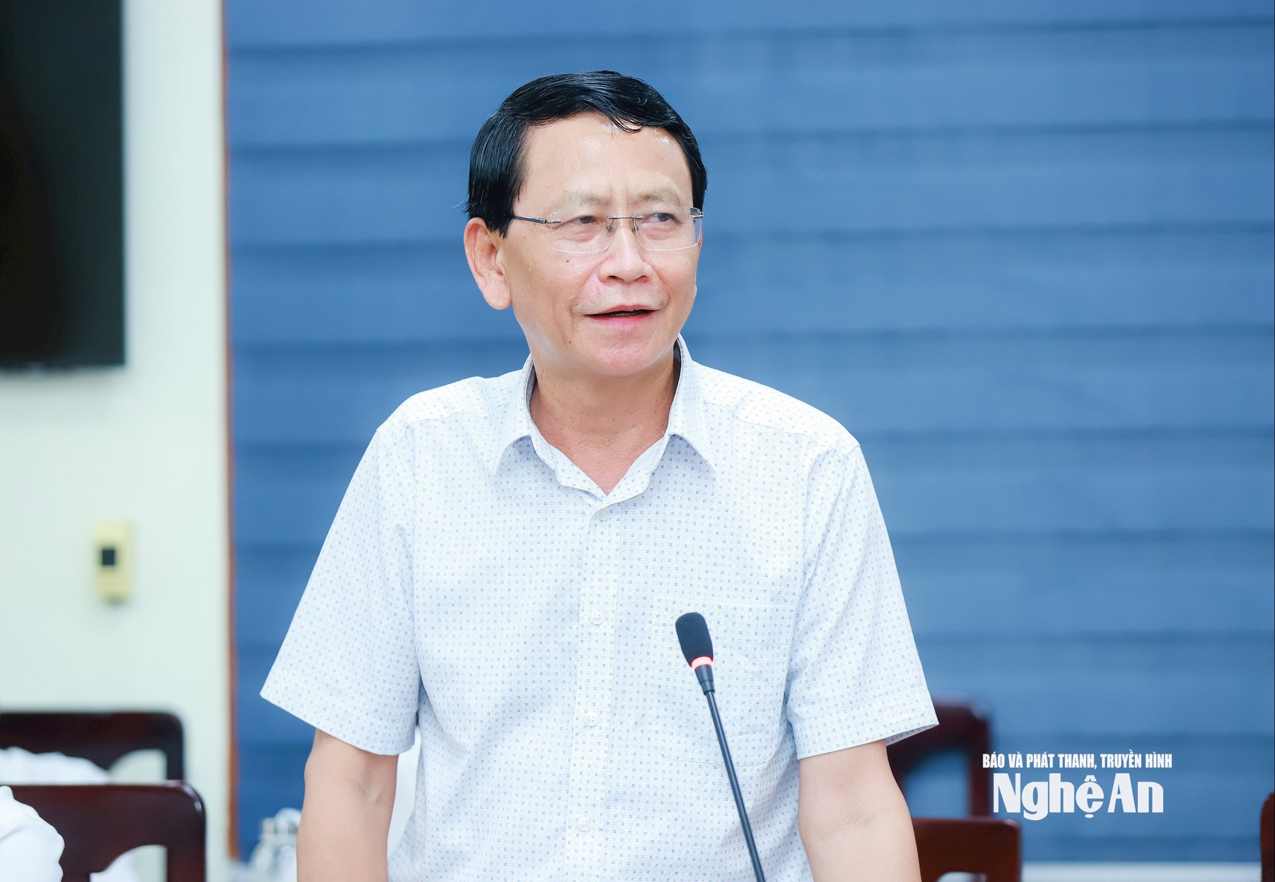 Thủ Tục Cấp Giấy Chứng Nhận Quyền Sử Dụng Đất: Nỗi Khổ Của Người Dân Nghệ An