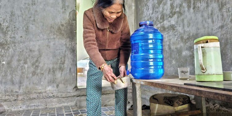 Khốn khổ vì ô nhiễm: Hàng trăm hộ dân Nghệ An mỏi mòn chờ di dời